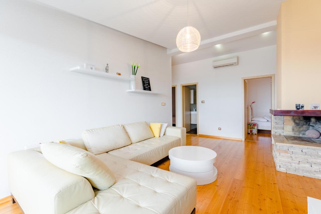 Apartments Flor De Lis Podstrana Exterior photo